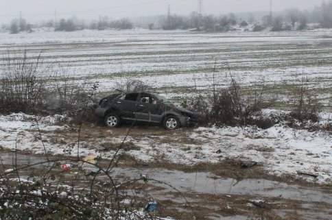 Takla Atan Araçtan Sağ Çıktı