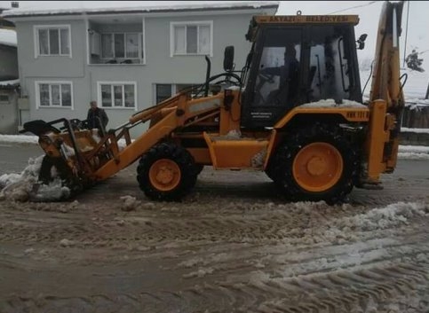 Akyazı'da Kar Mücadelesi 24 Saat Aralıksız Sürüyor