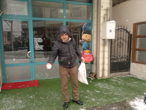 Akyazı Esnafı Kendi Kapısının Önünü Tuzladı 