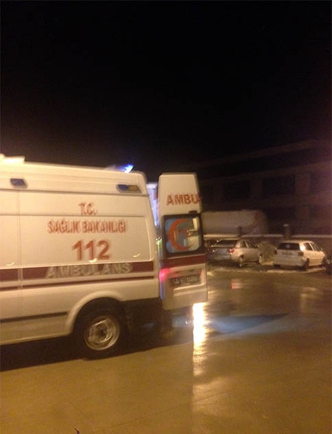 Kayan Araç Yoldan Çıktı 4 Yaralı