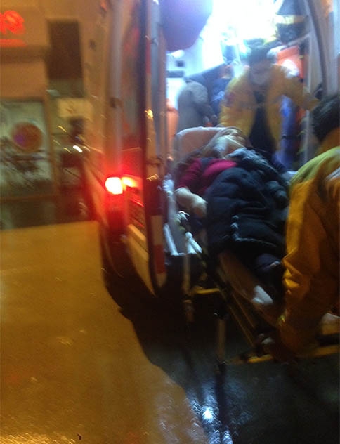 Kayan Araç Yoldan Çıktı 4 Yaralı