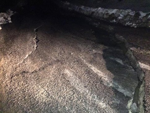 Yeniköy Yolunda Çökme Meydana Geldi