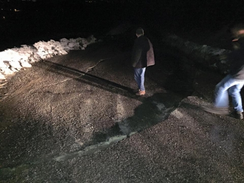 Yeniköy Yolunda Çökme Meydana Geldi