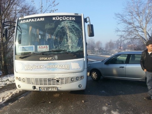 Buzlanma Nedeniyle Trafik Kazaları Meydana Geldi