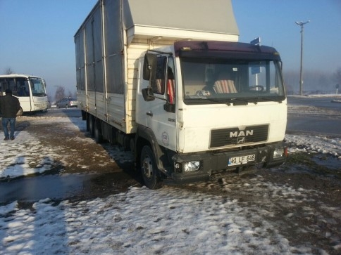 Buzlanma Nedeniyle Trafik Kazaları Meydana Geldi