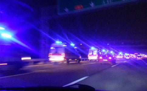 Boğaziçi Köprüsü'nden geçen ambulanslar Tekirdağ'a gidiyor