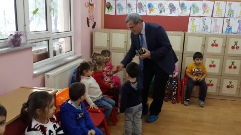 
Başkan Akcan'dan Geleceğin Büyüklerine Ziyaret