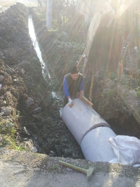 Akyazı Belediyesi Alt Yapı Çalışmaları Sürüyor