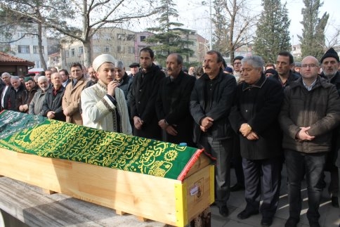 Başkan Eşi Türkan Temel Gözyaşlarıyla Defnedildi