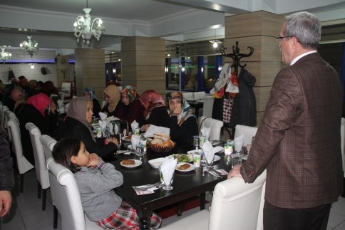 Başkan Akcan Taşburun Kız Kuran Kursu Öğrencileri İle Buluştu