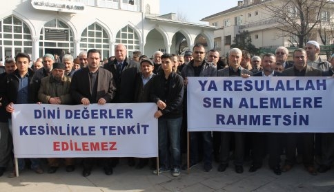 Peygamberimize Yapılan Hakeret’e Dik Duruş Sergilendi