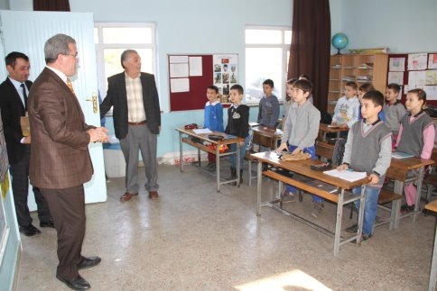 Akyazı Belediye Başkanı Hasan Akcan Yağcılar İlköğretim Okulunu Ziyaret Etti