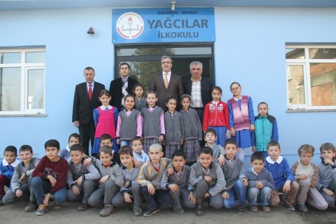 Akyazı Belediye Başkanı Hasan Akcan Yağcılar İlköğretim Okulunu Ziyaret Etti