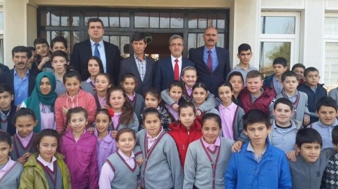 Akyazı Belediye Başkan'ı Hasan Akcan'dan Öğrencilere ve Velilere Karne Mesajı