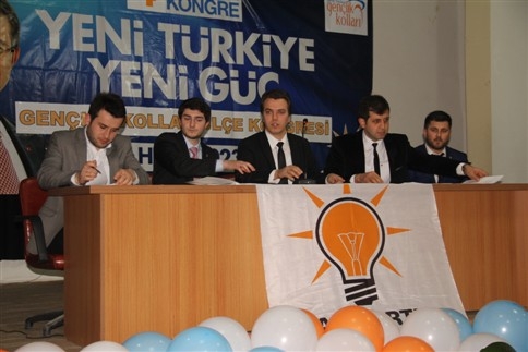 Ak Gençlikte Görev Yunus Emre Kahveci’nin