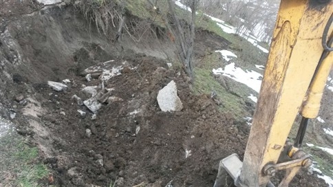 Akyazı Belediyesi Heyelan Bölgelerine Anında Ulaşıyor