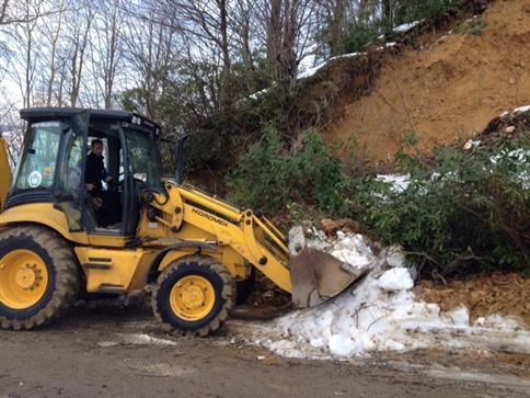 Akyazı Belediyesi Heyelan Bölgelerine Anında Ulaşıyor