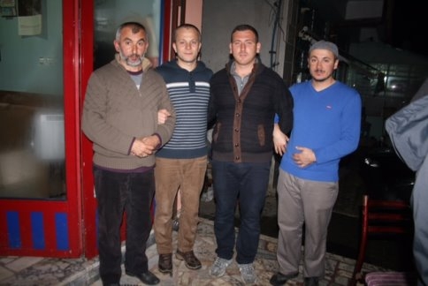 Taşburun Sosyal Yardımlaşma Derneğinden Umrecilere  Yemek