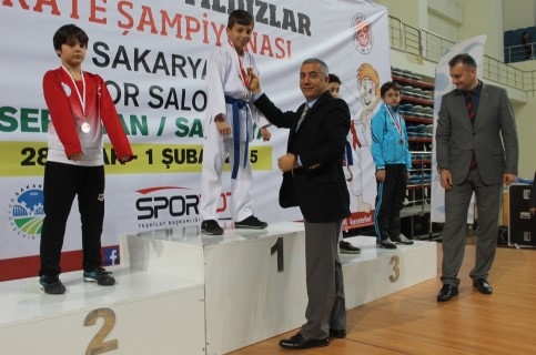 TÜRKİYE ŞAMPİYONASINDAN 3 ALTIN 1 GÜMÜŞ MADALYA