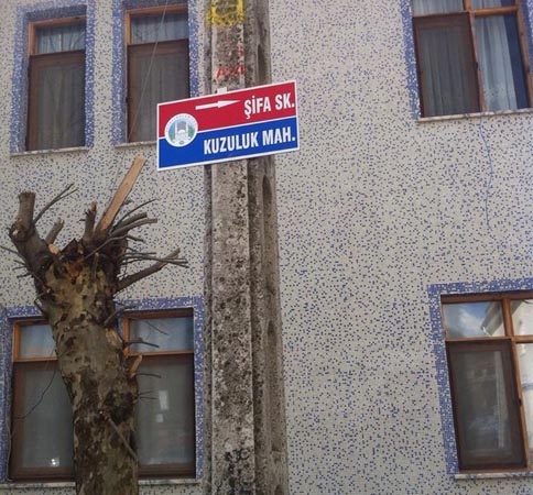 Kuzuluk'ta Sokak Tabelaları Yenilendi