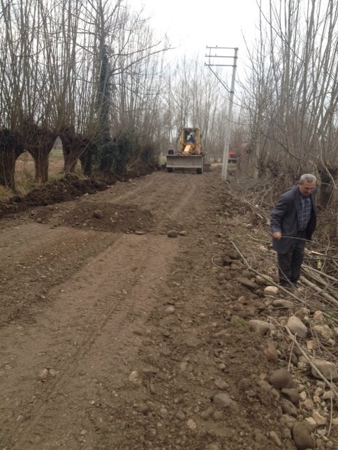 Akyazı Belediyesi’nden Düz Yazı Mahesine Parsel Yol
