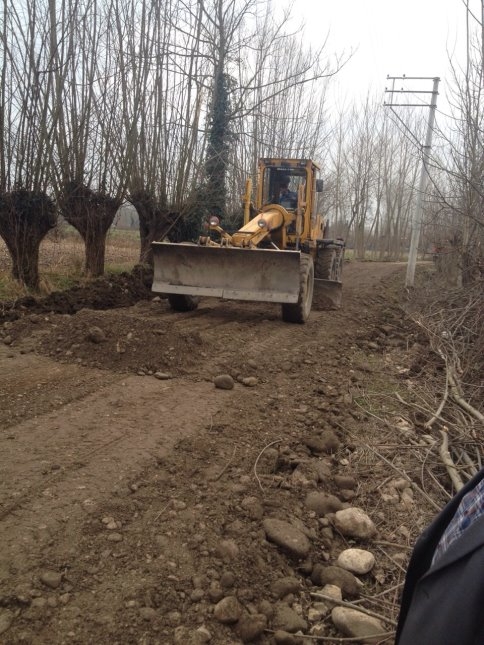 Akyazı Belediyesi’nden Düz Yazı Mahesine Parsel Yol