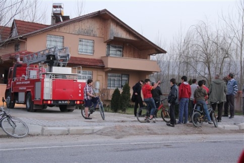 Dikkatli Komşu Bir Evi Kül Olmaktan Kurtardı