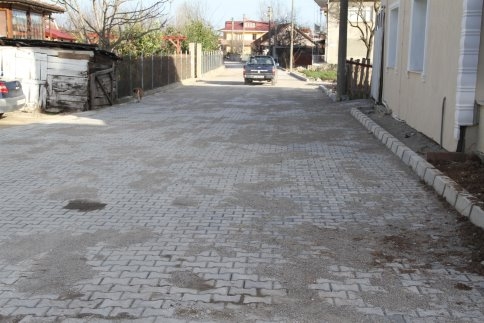 İnönü Mahesinde Kilitli Parke ve Yol Genişletme Çalışmaları Tamamlanıyor