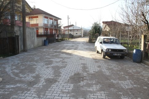 İnönü Mahesinde Kilitli Parke ve Yol Genişletme Çalışmaları Tamamlanıyor