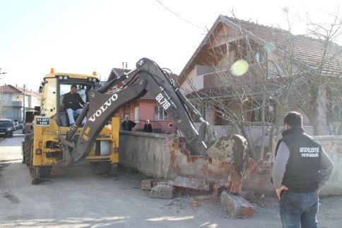 İnönü Mahesinde Kilitli Parke ve Yol Genişletme Çalışmaları Tamamlanıyor