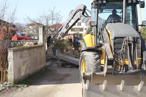 İnönü Mahesinde Kilitli Parke ve Yol Genişletme Çalışmaları Tamamlanıyor