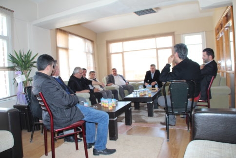 MHP Akyazı ilçe teşkilatı muhtarlar derneğini ziyaret etti.
