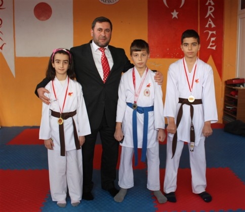 Milletvekili Aday Adayı Şampiyonları Altınla Ödüllendirdi