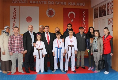 Milletvekili Aday Adayı Şampiyonları Altınla Ödüllendirdi