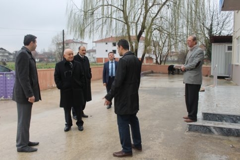 İlçe Müdürü Özdemir İnönü İlkokulu’nu Ziyaret Etti