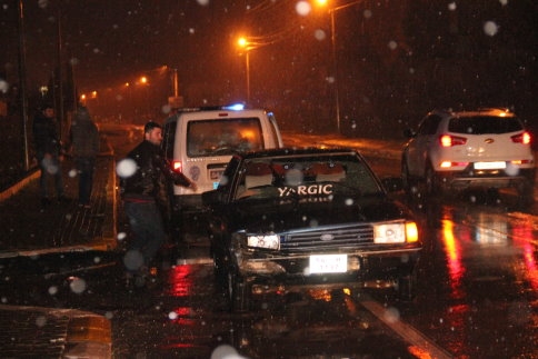 Yaşlı kadına araba çarptı