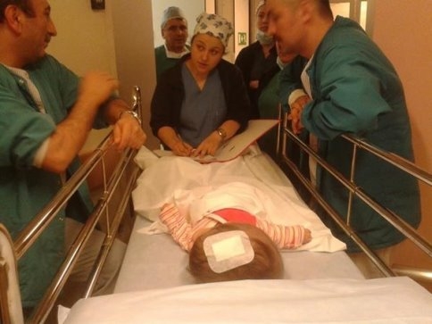  Hidrosefali Hastası Ümmü Gülsüm İçin Ameliyat Parası Toplandı