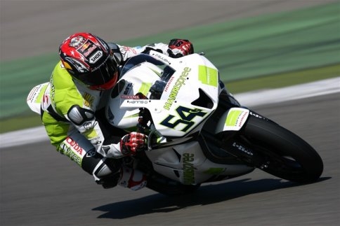 Sofuoğlu İlk Yarışı Birincilikle Tamamladı