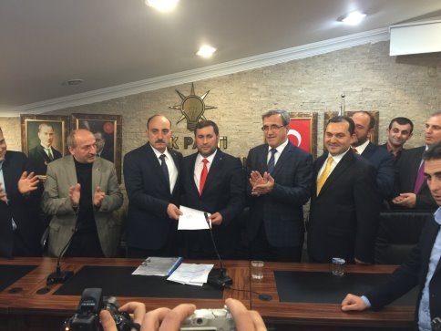 Abdullah Mert bugün yoğun katılımla resmi olarak aday adaylık başvurusunu yaptı