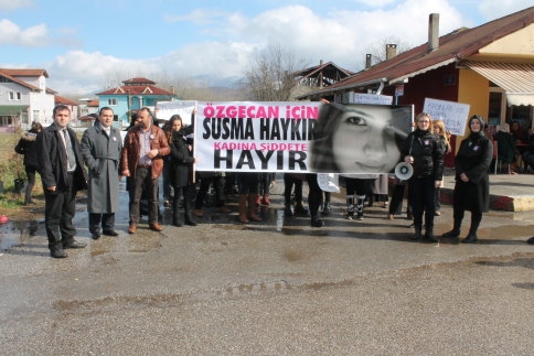 Akyazı'da Şiddete Tepki Yürüyüşü