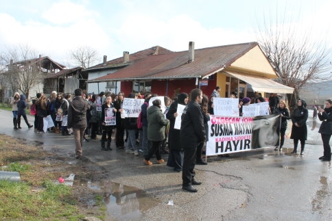 Akyazı'da Şiddete Tepki Yürüyüşü