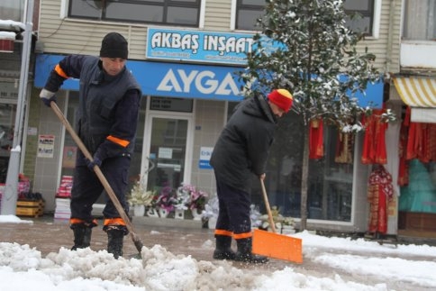Akyazı Belediyesi Kar Mücadelesine Yeniden Başladı