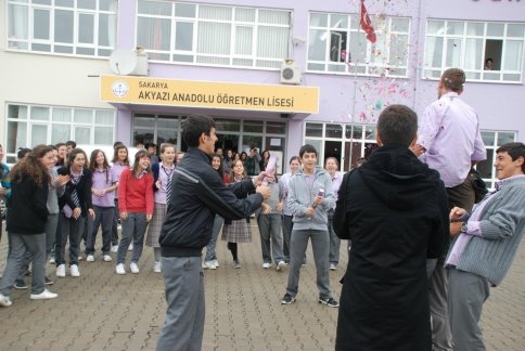 Kantin İşletmecisinden Örnek Davranış