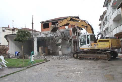 Akyazı Belediyesinden G.S.Paşa Camii Arkasında Çevre Düzenlemesi