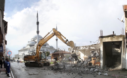 Akyazı Belediyesinden G.S.Paşa Camii Arkasında Çevre Düzenlemesi