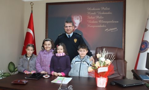 Minik Yürekler Bal’a Teşekkür Ettiler