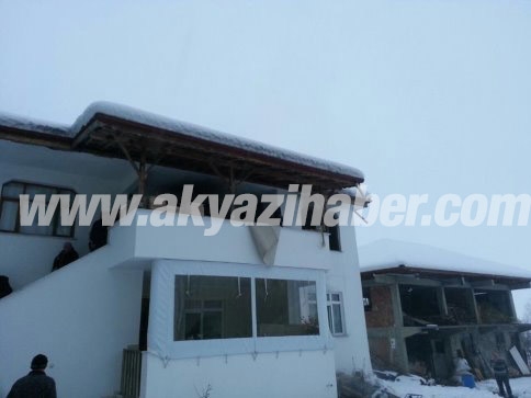 Altındere Mahesinde 2 Katlı evde Yangın çıktı