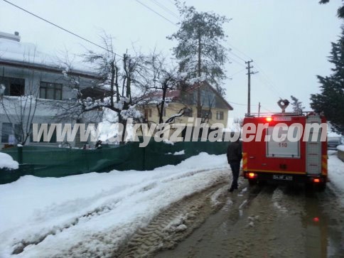 Altındere Mahesinde 2 Katlı evde Yangın çıktı