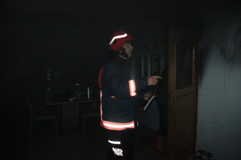 Altındere Mahesinde 2 Katlı evde Yangın çıktı