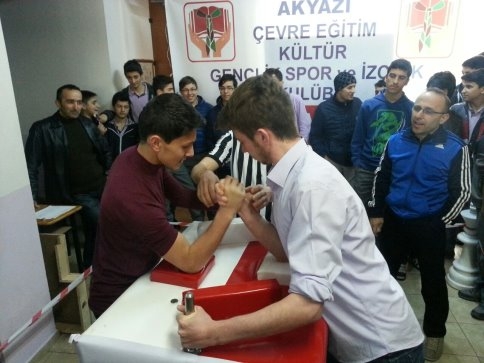 Liseler Arası Bilek Güreşi Turnuvası Başladı